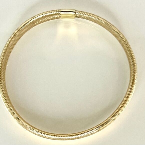 10K Woven Mesh Slip On Bracelet: An Elegant Accessory with Lifetime Guarantee - Picture 7 of 12